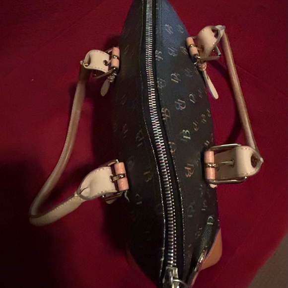 Vintage Dooney and Bourke Gretta Domed Satchel - Picture 12 of 14